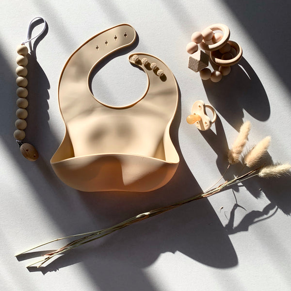 Dove and dovelet uk teething rattle silicone natural cream