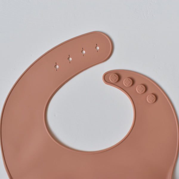 silicone baby bib pink uk sustainable conscious plastic free dove and dovelet