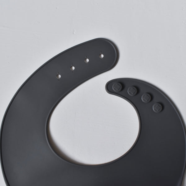 silicone baby bib steel grey uk sustainable conscious plastic free dove and dovelet