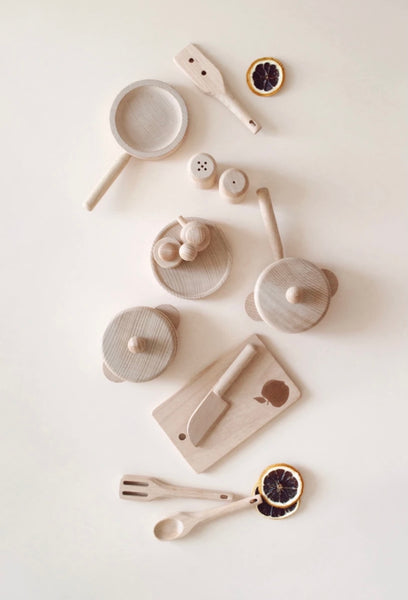 WOODEN SALT AND PEPPER SHAKERS SET